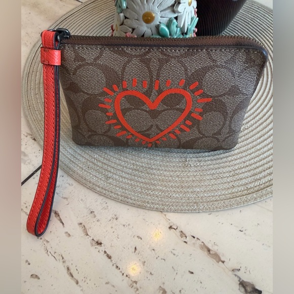 Coach x Keith Haring Leather Signature Corner Zip Wristlet Limited Edition Heart